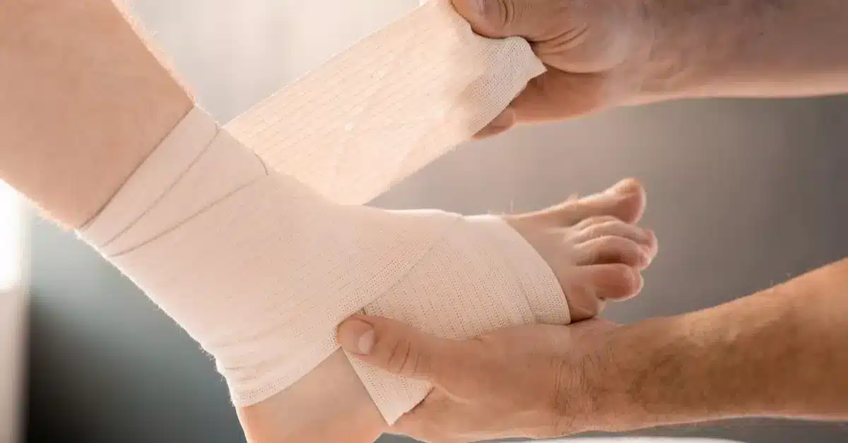 علاج التواء الكاحل في مسقط